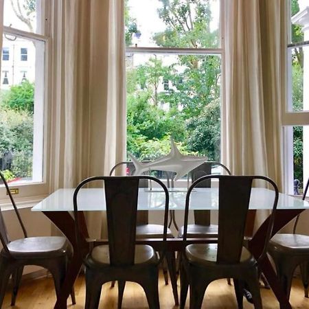 Appartamento Stunning 2 Bed/2Bath Flat In Heart Of Kensington Londra Esterno foto