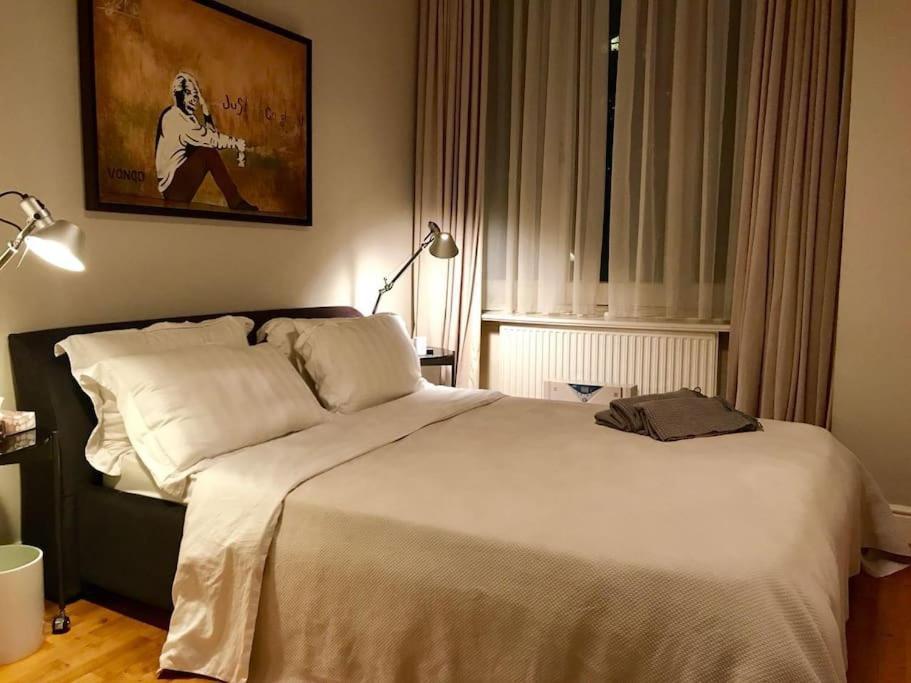 Appartamento Stunning 2 Bed/2Bath Flat In Heart Of Kensington Londra Esterno foto