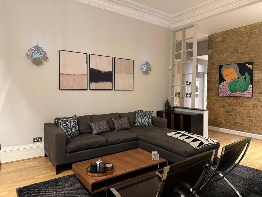 Appartamento Stunning 2 Bed/2Bath Flat In Heart Of Kensington Londra Esterno foto